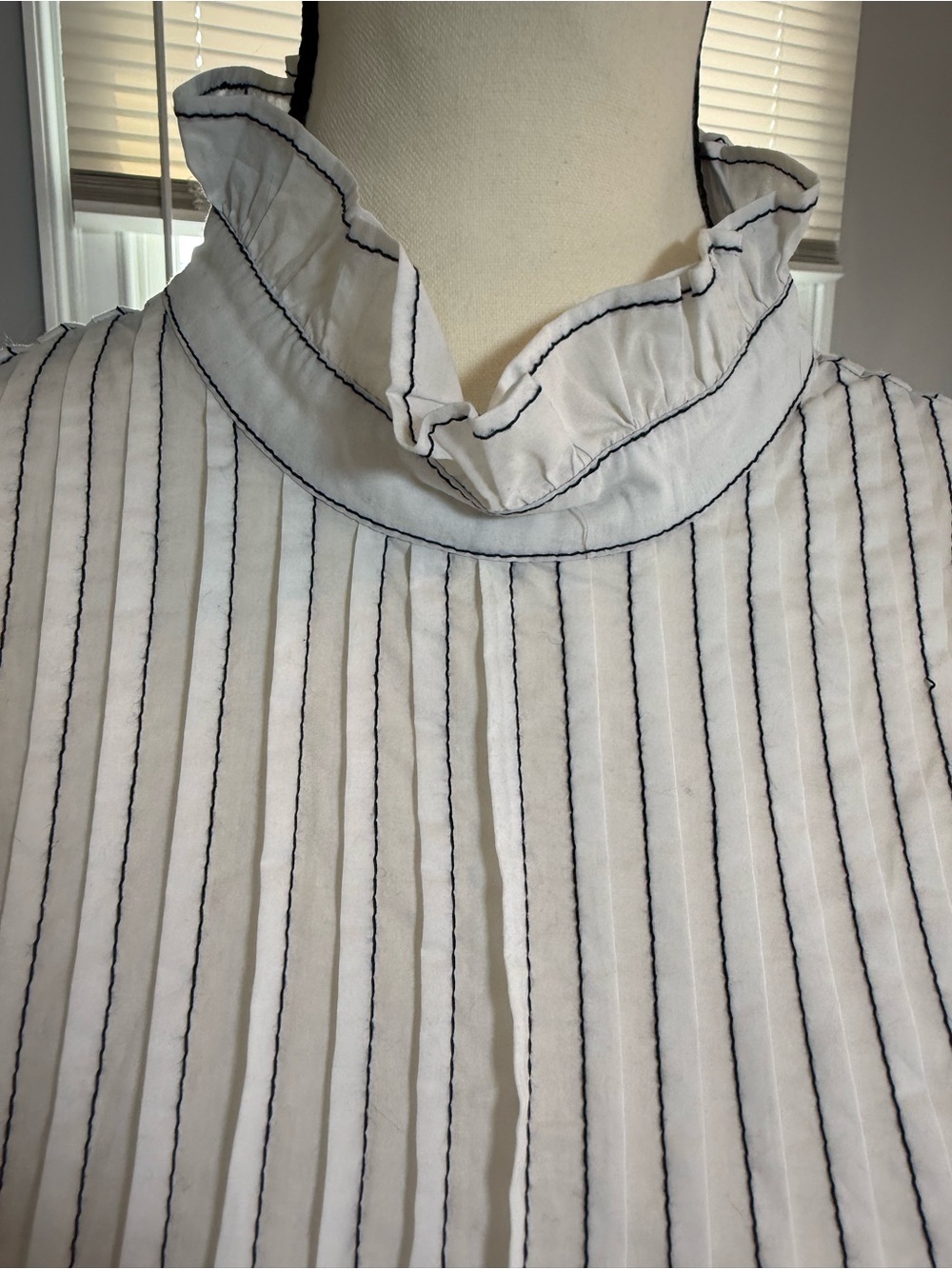 Women’s White Ruffled Mock Neck Blouse with Pinstripes NWOT SIZE Small - Picture 3 of 15
